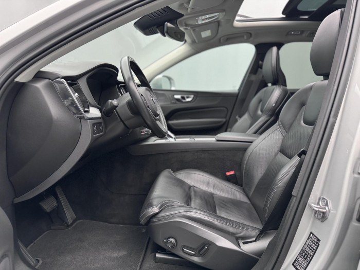 Volvo XC60 B6 AWD INSCRIPTION CZ