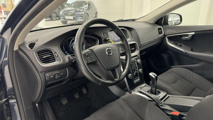 Volvo V40 D2 PANORAMA REZERVACE 2.0 d Panorama