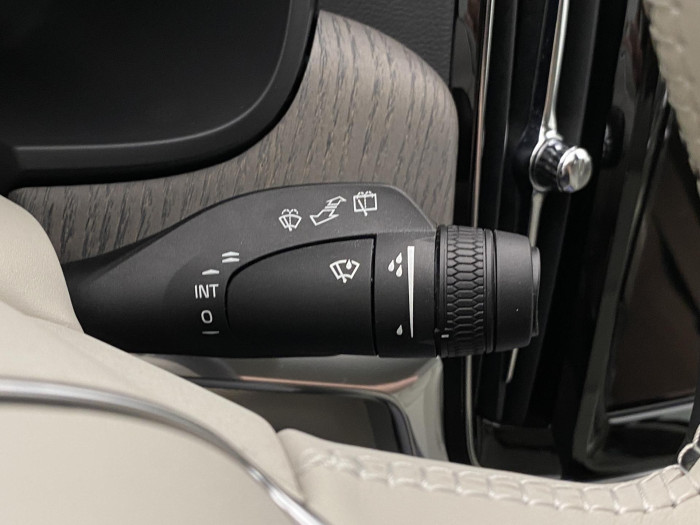 Volvo V90 T6 AWD Plug-in DARK PLUS AUT
