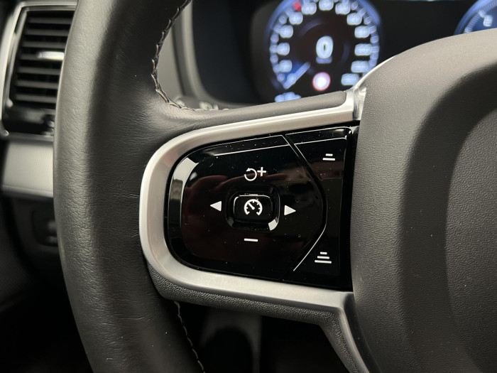 Volvo XC90 B5 AWD R-DESIGN 7MÍSTNÁ AUT