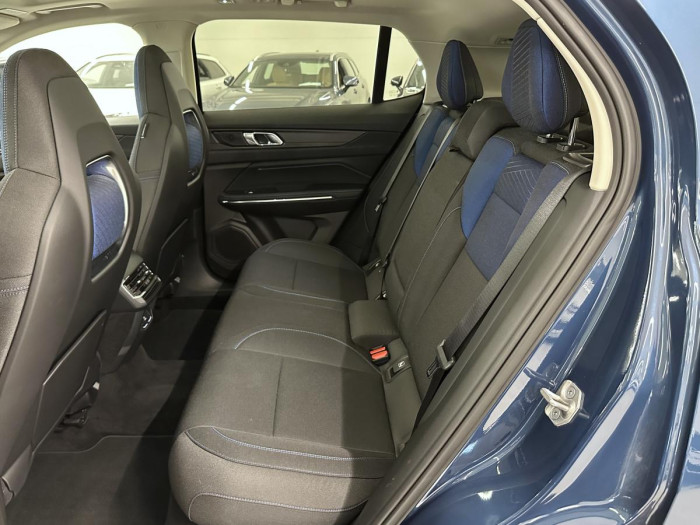 Lynk & Co 01 PHEV DCT AUT 1.maj.