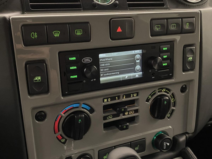 Land Rover Defender WORKS V8 ISLAY EDITION 5.0 V8 Edition