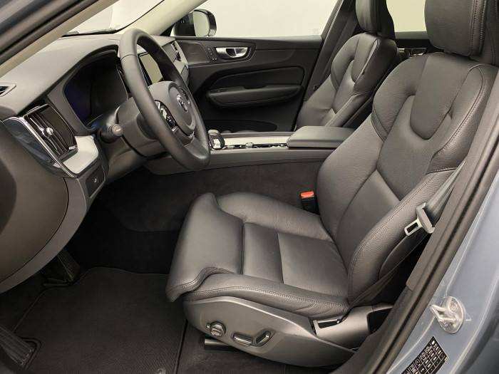 Volvo XC60 B4 AWD DARK PLUS AUT