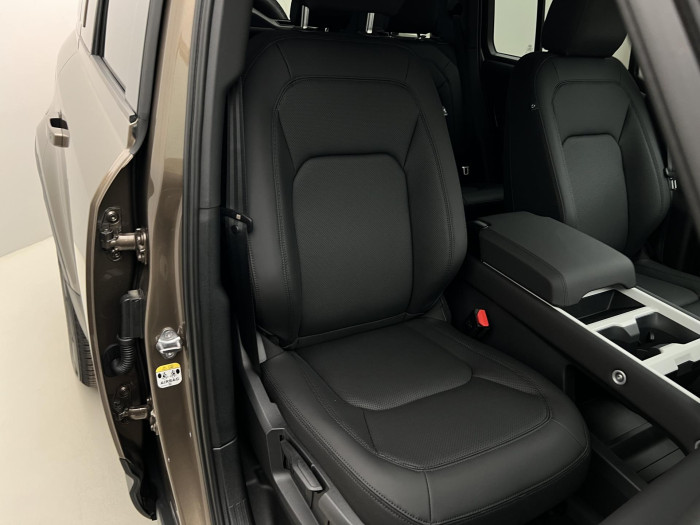 Land Rover Defender 110 D200 S AWD Aut REZERVACE 3.0 d