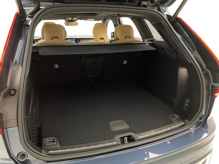 Volvo XC60 B4 AWD AUT DARK ULTIMATE