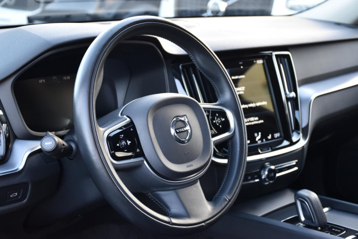 Volvo V60 B4 MOMENTUM ADV. REZERVACE 2.0 Momentum