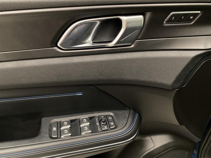 Lynk & Co 01 PHEV DCT AUT REZERVACE