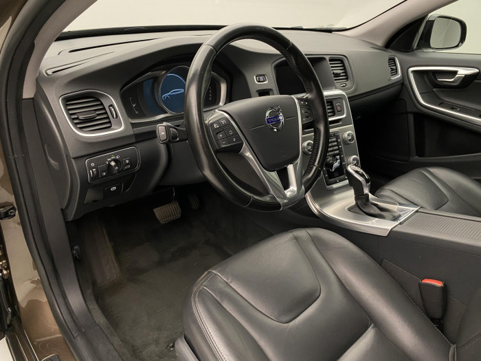 Volvo V60 CC D4 AWD SUMMUM AUT 2.4 d CC CC Summum
