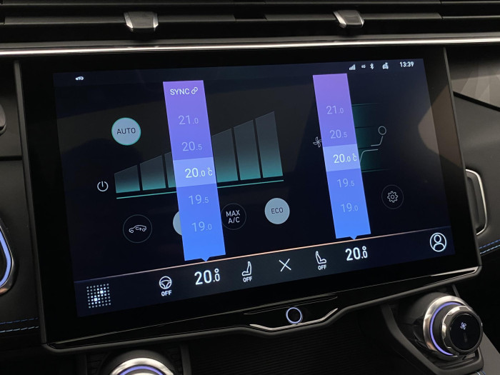 Lynk & Co 01 PHEV DCT AUT 1.maj REZERVACE