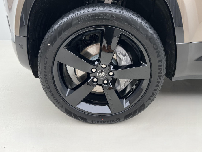 Land Rover Defender 110 D300 X-DYN. HSE REZERVACE 3.0 d