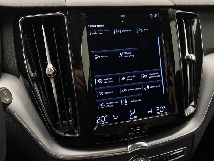 Volvo XC60 B4 MOMENTUM PRO AUT REZERVACE 2.0 Momentum