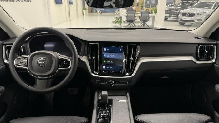 Volvo V60 CROSS COUNTRY REZERVACE