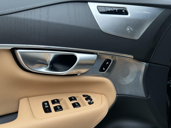 Volvo XC90 T8 AWD RECHARGE ULTRA DARK CZ