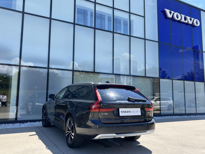 Volvo V90 CROSS COUNTRY B4 AWD Aut 1.maj