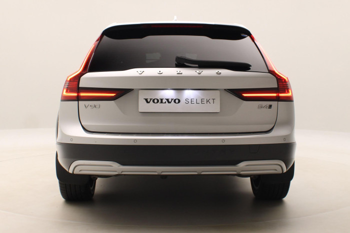 Volvo V90 CC B4 AWD MOMENTUM  REZERVACE 2.0 CC CC Momentum