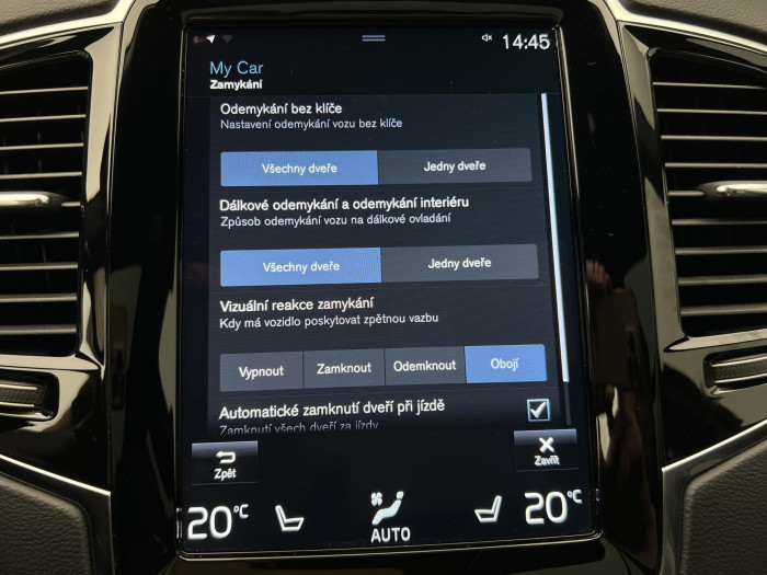 Volvo XC90 B5 AWD R-DESIGN 7MÍSTNÁ AUT