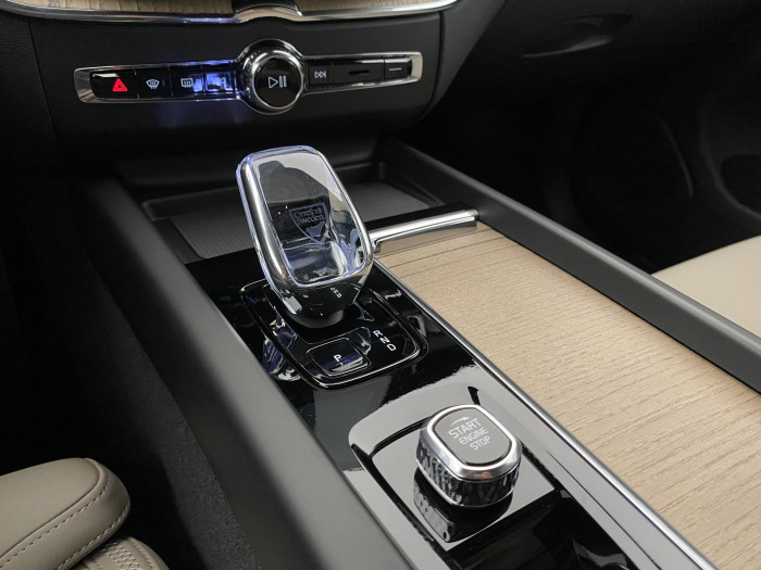 Volvo XC60 B5 AWD AUT DARK PLUS