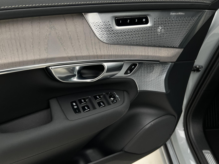 Volvo XC90 T8 AWD RECHRAGE ULTRA DARK AUT