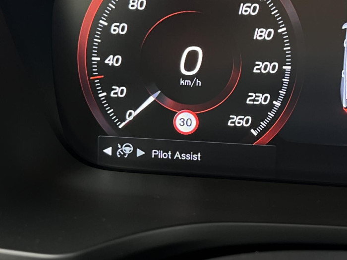 Volvo V60 CROSS COUNTRY B4 AWD Aut 1.maj