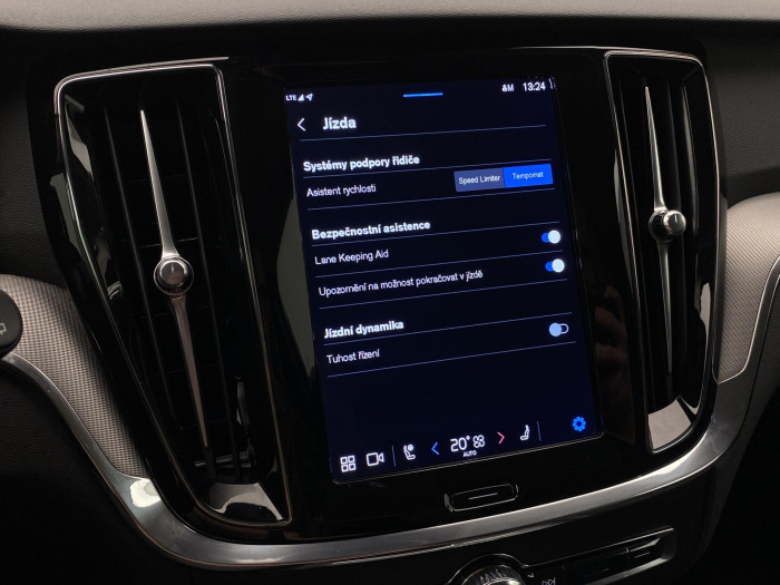 Volvo V60 B4 DARK PLUS AUT REZERVACE