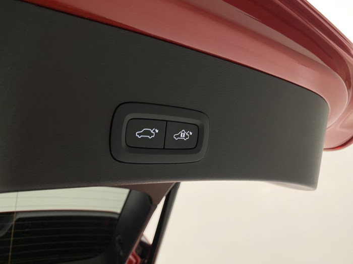 Volvo XC40 B4 AWD BRIGHT PLUS REZERVACE 2.0 Plus