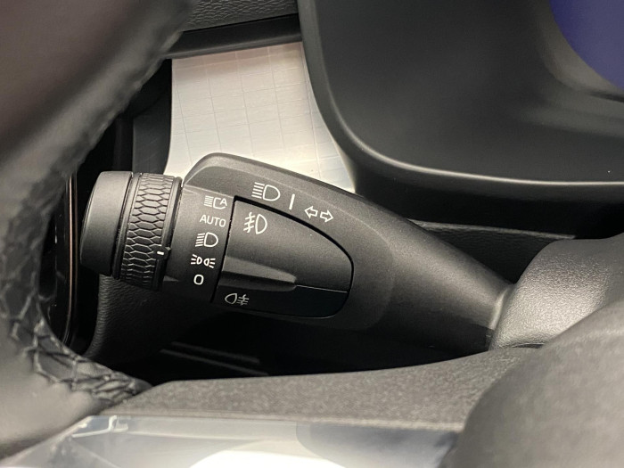 Volvo XC40 B3 DARK PLUS AUT CZ