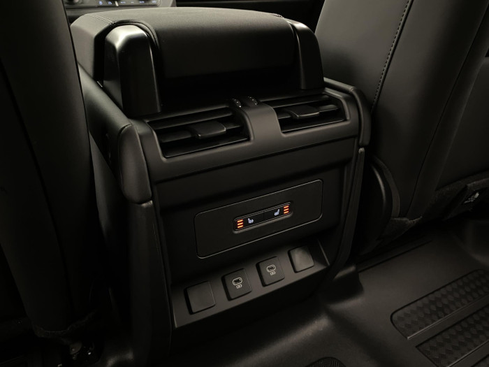 Land Rover Defender 110 D300 X-DYNAMIC SE AWD AUT 3.0 d Dynamic SE