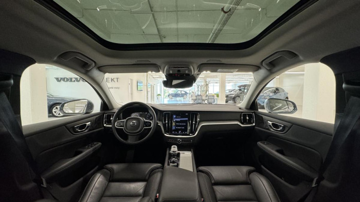 Volvo V60 B4 INSCRIPTION AUT REZERVACE