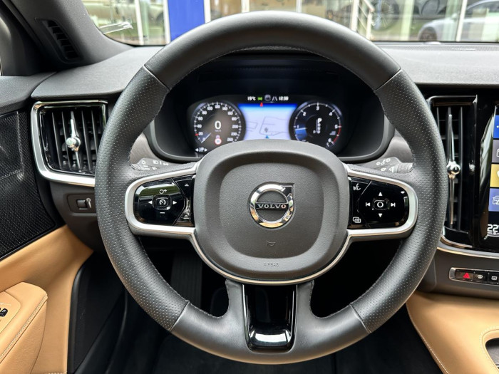 Volvo V90 CROSS COUNTRY D5 AWD REZERVACE 2.0 d