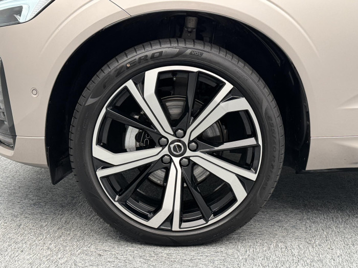 Volvo XC60 B5 AWD DARK PLUS