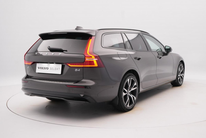 Volvo V60 B4 PLUS DARK AUT