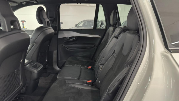 Volvo XC90 B5 AWD R-DESIGN AUT REZERVACE