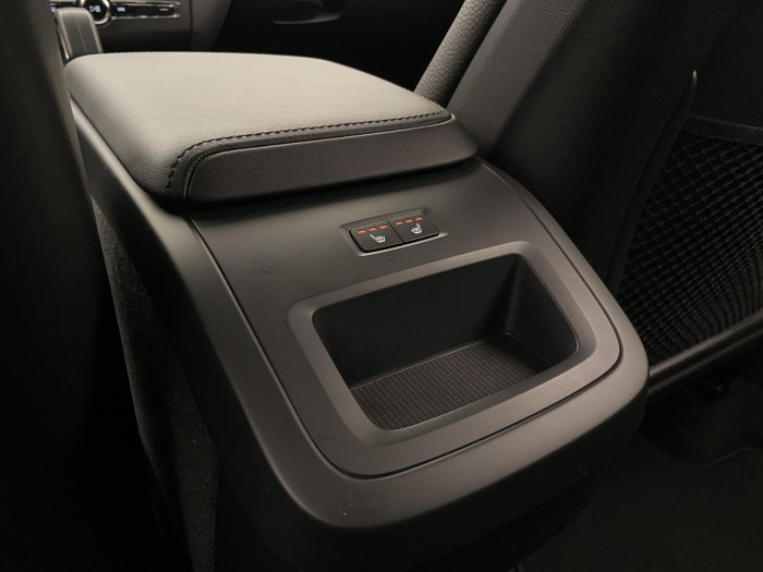 Volvo XC60 B4 AWD PLUS DARK AUT CZ