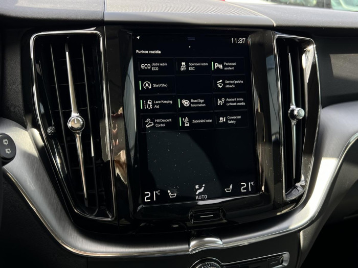 Volvo XC60 D3 MOMENTUM NAVIGACE 1.maj. 2.0 d Momentum