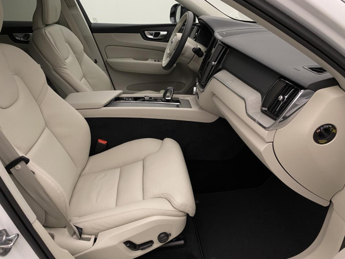 Volvo XC60 B4 AWD AUT DARK PLUS 2.0 Plus