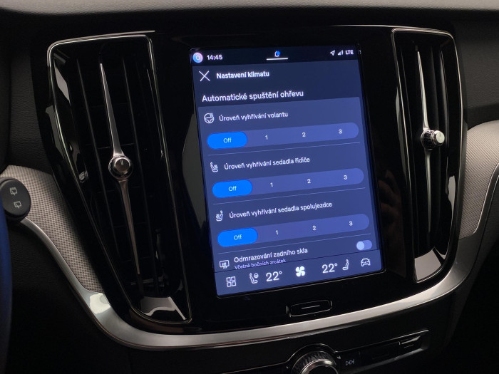 Volvo V60 B4 DARK PLUS AUT CZ