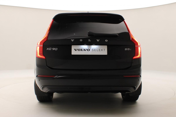 Volvo XC90 B5 AWD ULTIMATE DARK REZERVACE