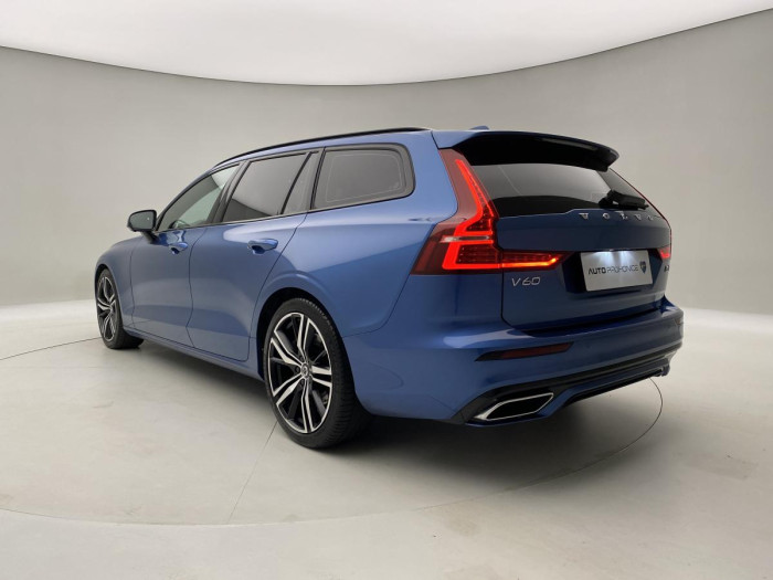 Volvo V60 B6 AWD R-DESIGN AUT REZERVACE
