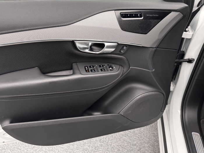 Volvo XC90 B5 AWD DARK PLUS CZ 7 míst