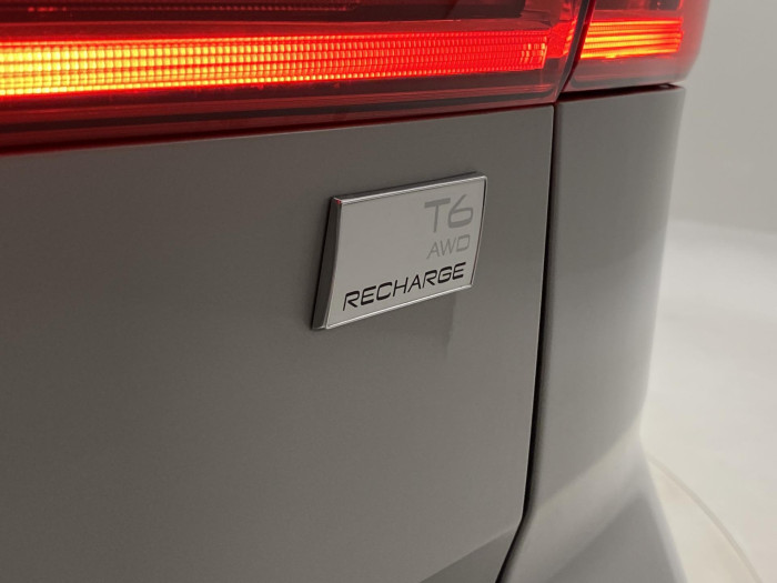 Volvo XC60 T6 AWD PLUS DARK REZERVACE