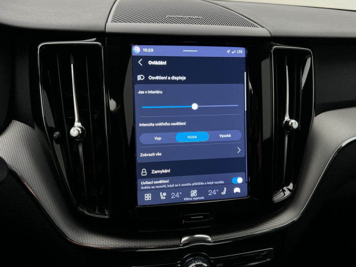 Volvo XC60 B5 AWD PLUS DARK AUT 1.maj.