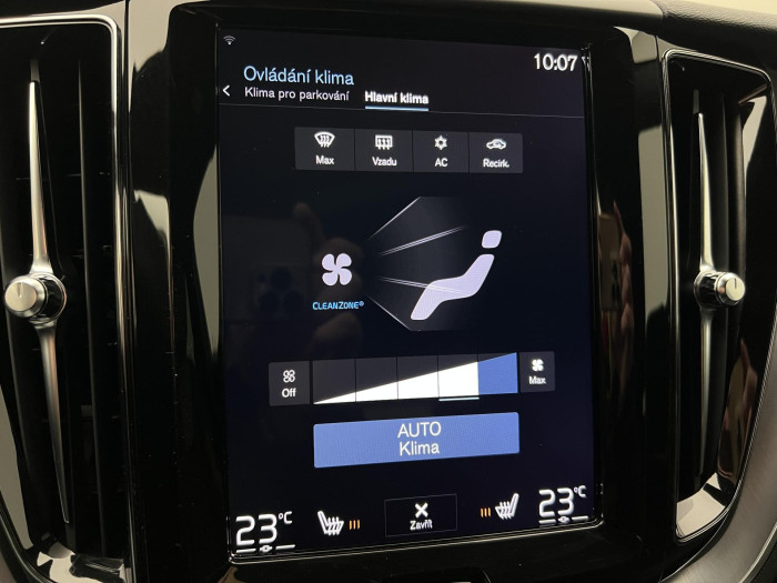 Volvo XC60 T5 AWD MOMENTUM PRO AUT CZ 2.0 Momentum