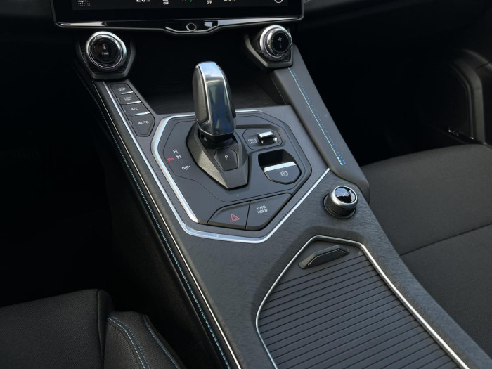 Lynk & Co 01 PHEV DCT Aut 1.maj.