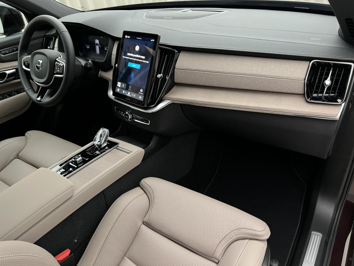 Volvo XC90 T8 AWD RECHARGE DARK PLUS AUT