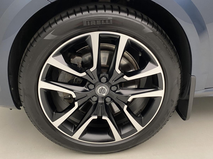 Volvo V90 CC D4 AWD ADVANCED REZERVACE 2.0 d CC CC