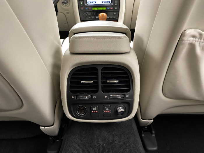 Jaguar XJ 4.2 V8 L EXECUTIVE AUT 1.maj 4.2 V8 Executive