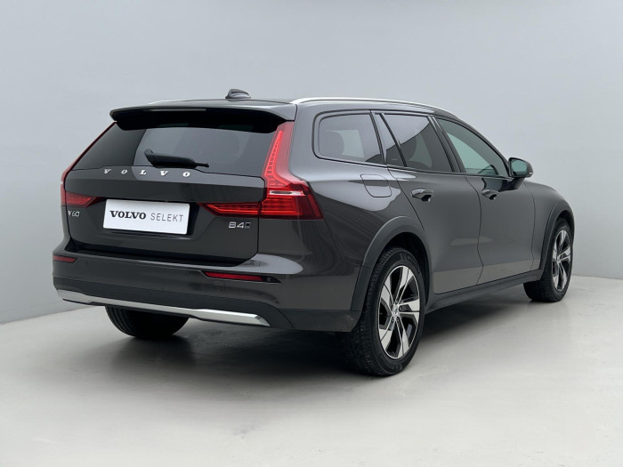 Volvo V60 CC B4 AWD PLUS AUT 1.maj.