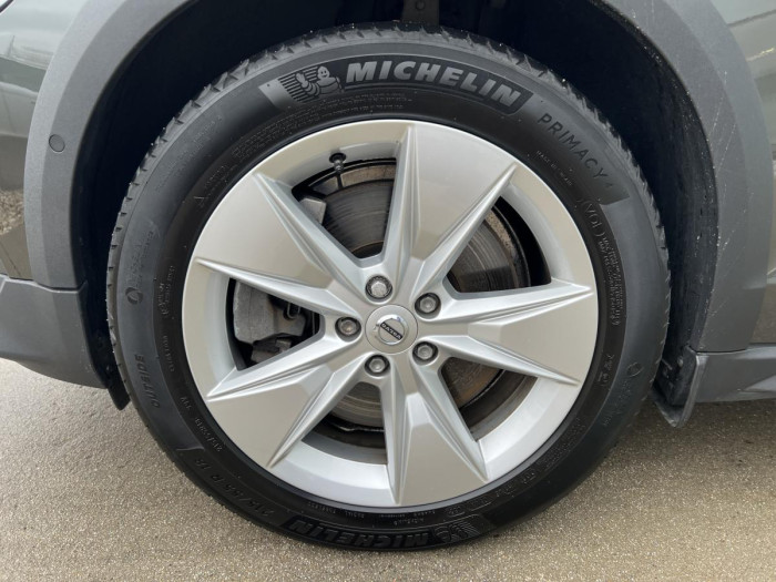 Volvo V60 CROSS COUNTRY B4 AWD REZERVACE