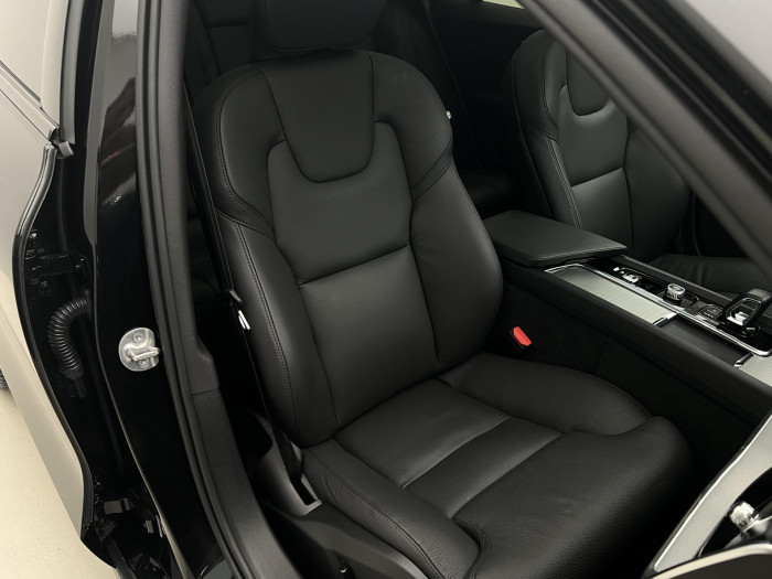 Volvo V60 B4 PLUS DARK AUT 1.maj.