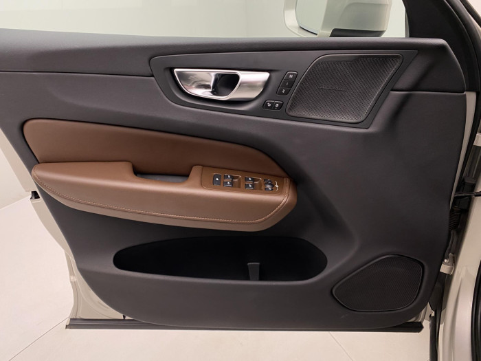 Volvo XC60 B5 AWD INSCRIPTION AUT CZ